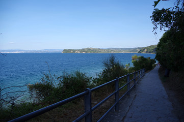 Obraz premium chemin côtier a piran longeant la coôte slovène,