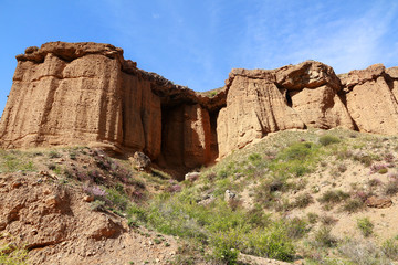 Obraz premium The nature of the Talas Valley is one of the most beautiful places in the Republic! In evidence is the Gorge Kara-koyun, where the bizarre figures seem to be forged from the hands of a natural giant-b