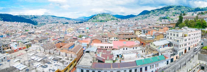 Zelfklevend Fotobehang Panorama of Quito, Ecuador © Alexi Tauzin