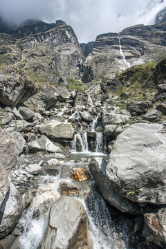 Wasserfall im Himalaya