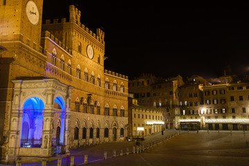 Obraz na płótnie Canvas Siena night view, Tuscany, Italy