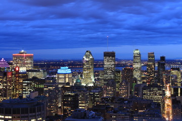 Fototapeta na wymiar Montreal Canada Skyline at Night