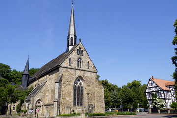 Fototapeta na wymiar Jacobi-Kirche, im Hintergrund rechts der Prinzenhof