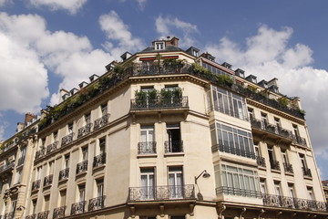 Fototapeta na wymiar Immeuble ancien du quartier Porte Dauphine à Paris
