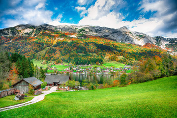 Scène d& 39 automne idyllique dans le lac Grundlsee