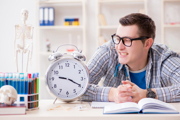 Medical student missing deadlines to complete assignment