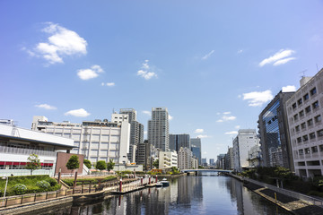 Fototapeta na wymiar 運河のある都市景観