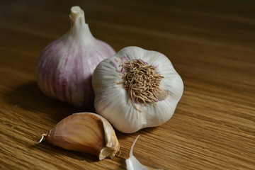 garlic on the table