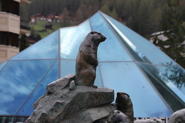 Vor dem Matterhorn Museum in Zermatt