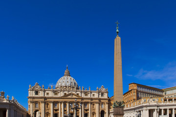 Fototapeta na wymiar an obelisk of the Vatican