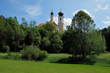 Fototapeta na wymiar Wallfahrtskirche in Breitenbrunn