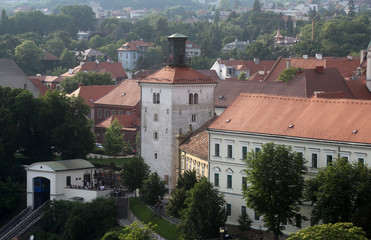 Obraz premium View of Lotrscak Tower, fortified tower located in old part of Zagreb called Gradec, Croatia 