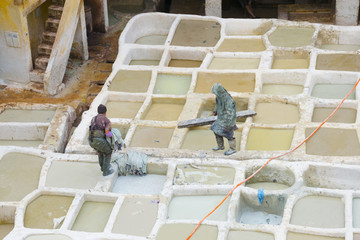 Painting the leather in Fez