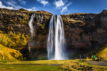 Obraz premium Seljalandsfoss - May 04, 2018: Seljalandsfoss waterfall, Iceland