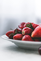 клубника и вишня 