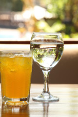 Carbonated drink with ice