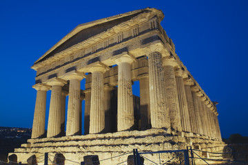 Fototapeta premium Agrigento Temple close up at night