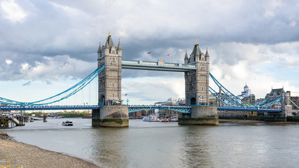 Fototapeta na wymiar Panoramic view of Tower Bridge in London