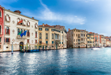 Obraz na płótnie Canvas Scenic architecture along the Grand Canal in Venice, Italy