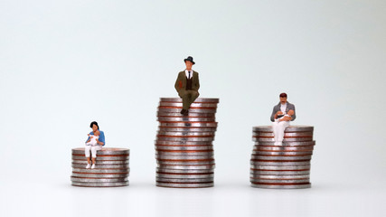 A steady wage gap. The relationship between childcare and wage differentials.