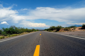 Naklejka premium Paved road southern Arizona