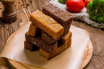 fried Garlic croutons