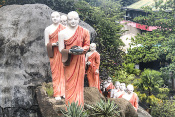 Fototapeta premium Golden Buddha temple in Dambulla, Sri Lanka.
