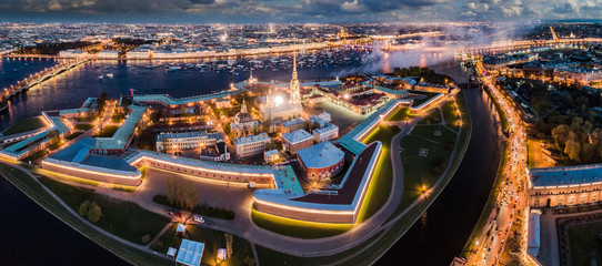 Fototapeta na wymiar Russia St. Petersburg. Panorama of the Peter and Paul Fortress. The city of St. Petersburg from the heights. Panorama of Petersburg. Channels. Neva River.