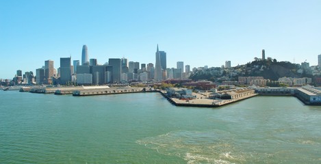 Fototapeta premium City of San Francisco skyline and water front views