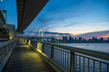 Fototapeta premium レインボーブリッジ遊歩道の夕焼け
