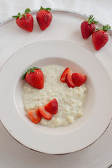 Vanille Milchreis mit Beeren