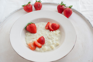 Vanille Milchreis mit Beeren