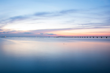 アクアライン　東京湾　黄昏時