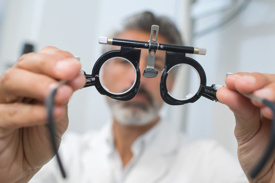 eye examination gadget
