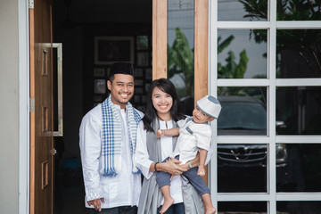 muslim family eid mubarak