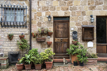 Fototapeta na wymiar Tipica casa di Sovana, borgo medievale della Toscana
