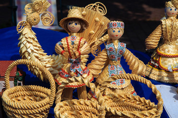 Manufacture of articles of straw and handmade. 