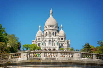 Fototapeta premium Bazylika Najświętszego Serca Pana Jezusa na Montmartre, Paryż, Francja