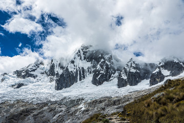 Huaraz Santa Cruz Treking in Peru Mountains