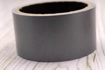 Tape for padding, insulation, the forming of panels, high initial adhesion, aluminium adhesive tape represents aluminium foil with acrylic adhesive coating.