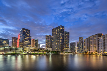 Obraz na płótnie Canvas Looking across the Miami River to Brickell in Miami Florida