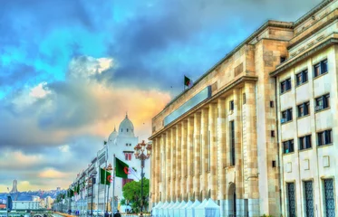 Rolgordijnen Nationale Vergadering van Algerije in Algiers, de hoofdstad © Leonid Andronov
