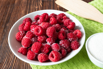 red raspberry with sugar jam jam cooking process