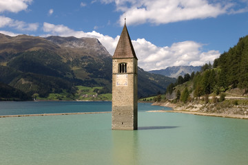 Kirchturm von Graun am Reschensee