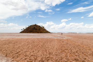 Fototapeta na wymiar Dry Salt Lake, Lake Ballard in the Goldfields of Australia