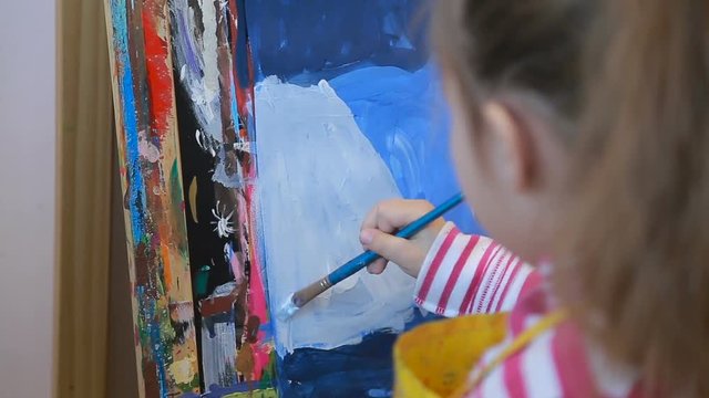 children, the child draw a still life.
