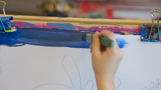 children, the child draw a still life.