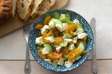 Салат с творожным сыром