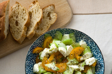 Салат с творожным сыром