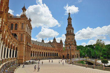 Obraz premium Seville, Spain - May 25, 2018: Plaza de España in Seville.